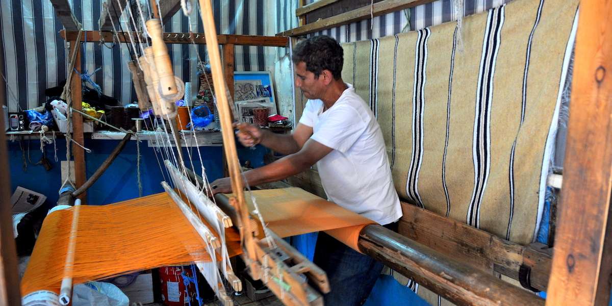 The art of carpet weaving in Tunisia