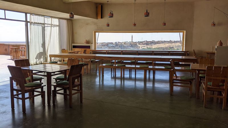 Dar Hi Life - Dining Area