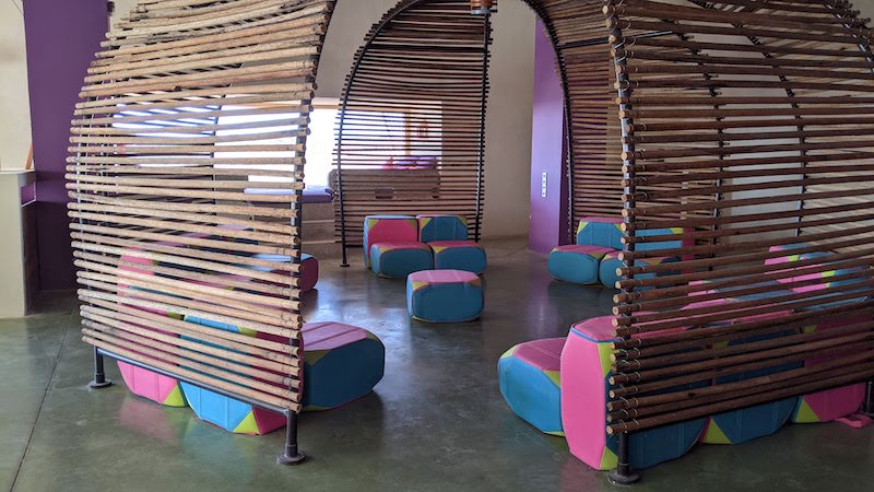 Dar Hi Life - Indoor Lounge Area