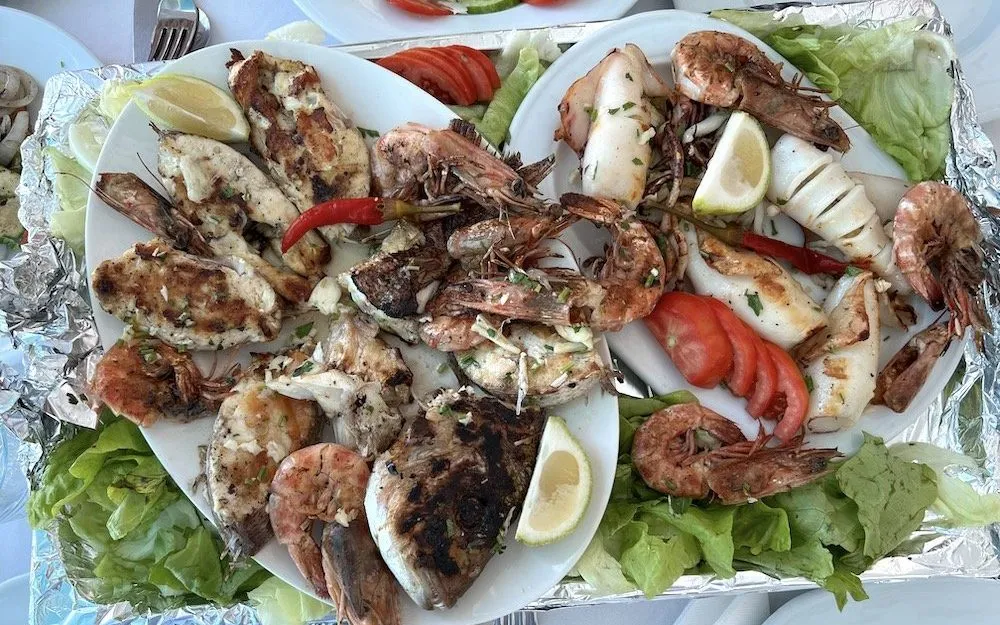 mary and melissa - tunisia morocco nov 2022 - seafood lunch in hammamet